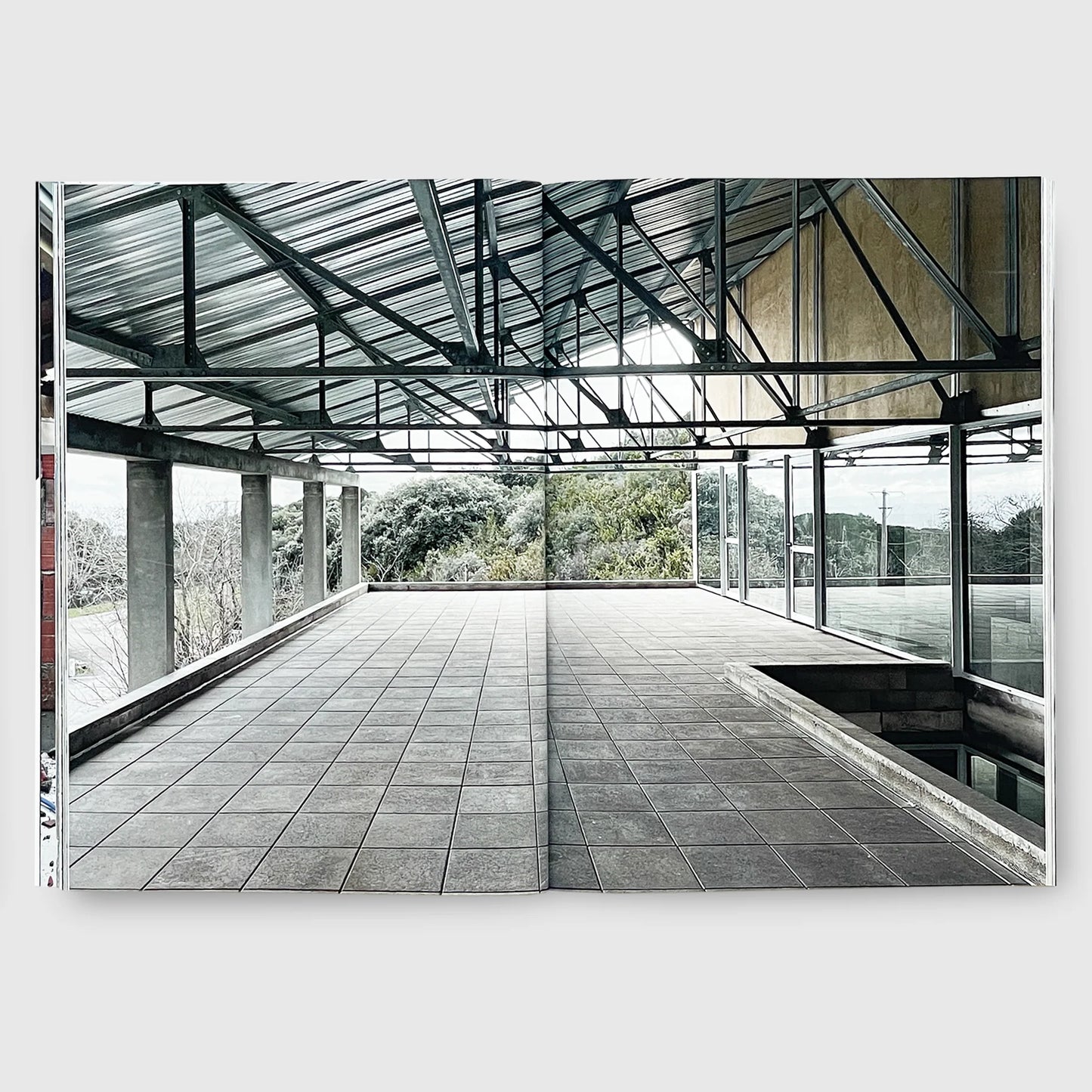 a+u April 2026  |  BAST（Bureau Architectures Sans Titre）